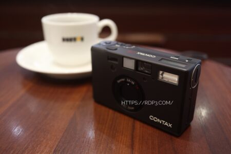 CONTAX T3 BLACK ドトールコーヒーにて