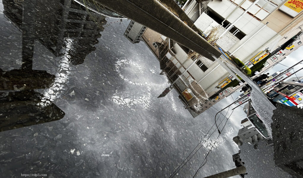 雨上がりの海と空