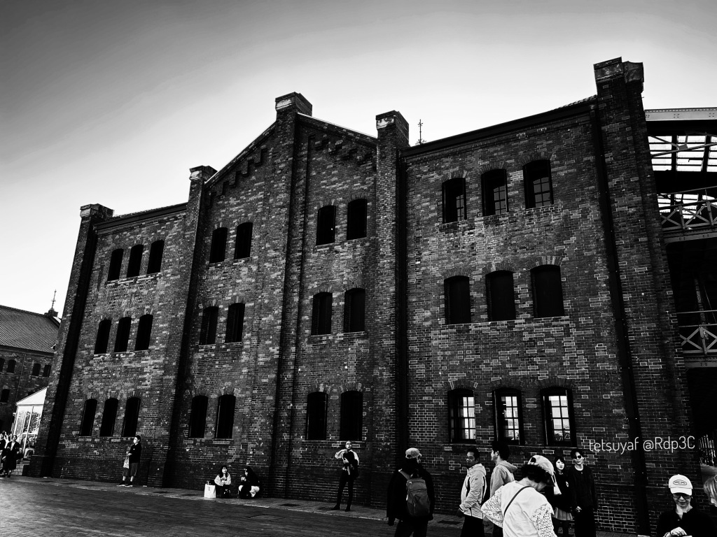 横浜赤レンガ倉庫 Yokohama Red Brick Warehouse black-and-white photograph