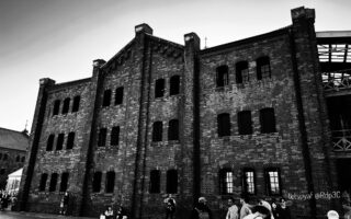 横浜赤レンガ倉庫 Yokohama Red Brick Warehouse black-and-white photograph