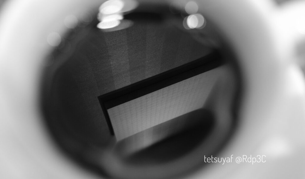 ドトールコーヒー（モノクローム写真）撮影カメラX100VI　アクロスレッドフィルターモード
