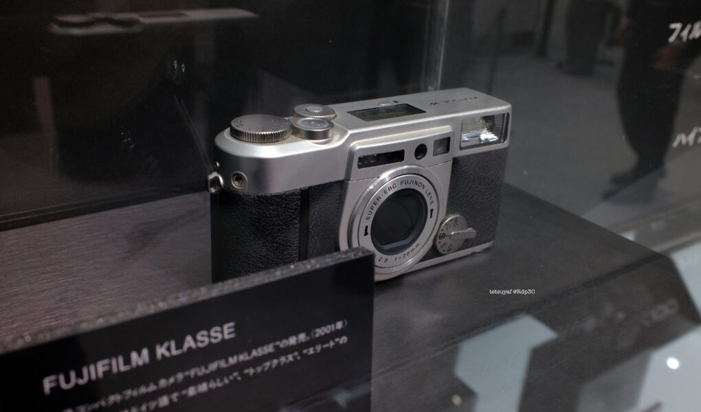 シーピープラス2025　富士フィルムが出してたフィルムカメラでは最後の一台だったんじゃなかったっけ？クラッセのシルバーモデル