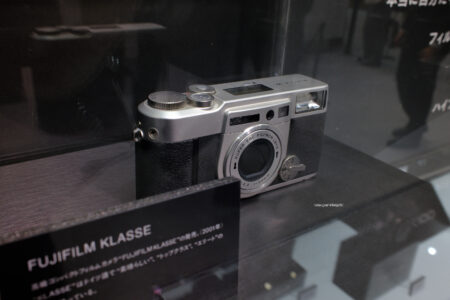 シーピープラス2025 富士フィルムが出してたフィルムカメラでは最後の一台だったんじゃなかったっけ?クラッセのシルバーモデル