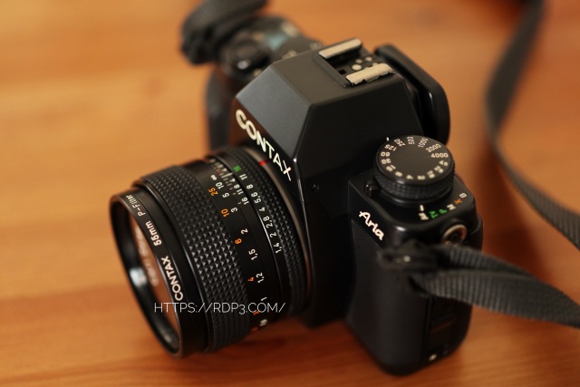 CONTAX ARIA (プラナー50ミリF1.4装着時)