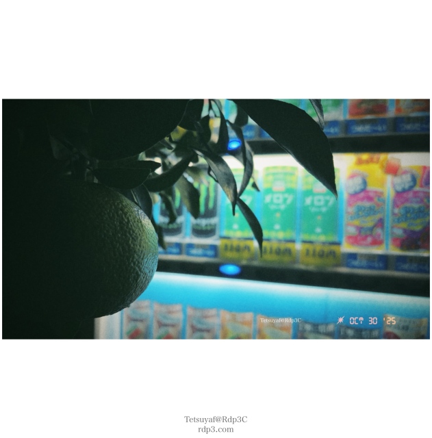 何かのみかんとメロンソーダ（クリームソーダって言わないといけないって思ってる層がいるっぽい）