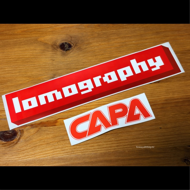 ロモグラフィーと雑誌CAPAのステッカーをCP+でもらいました